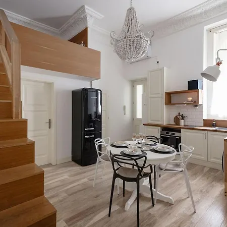 Noble Under Buda Castle With Ac Apartmán *
