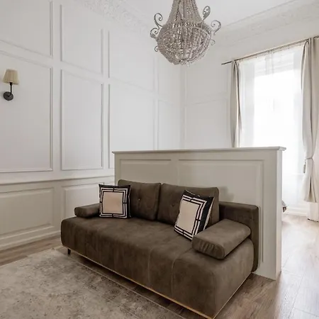 Appartement Noble Under Buda Castle With Ac *