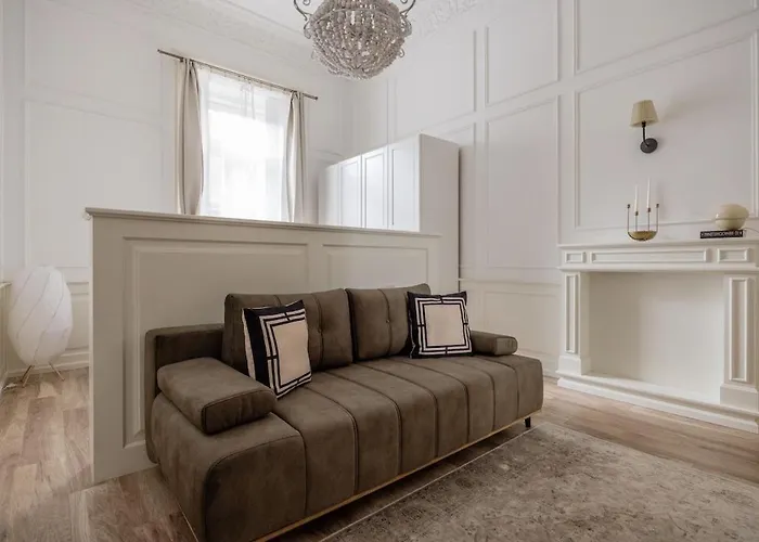 Apartment Noble Under Buda Castle With Ac *